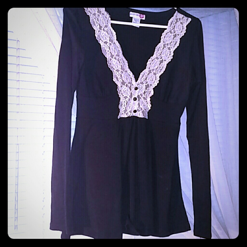 🌺Super cute flowy black with lace top